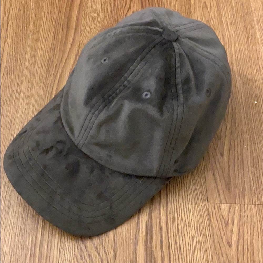 Velvet baseball cap